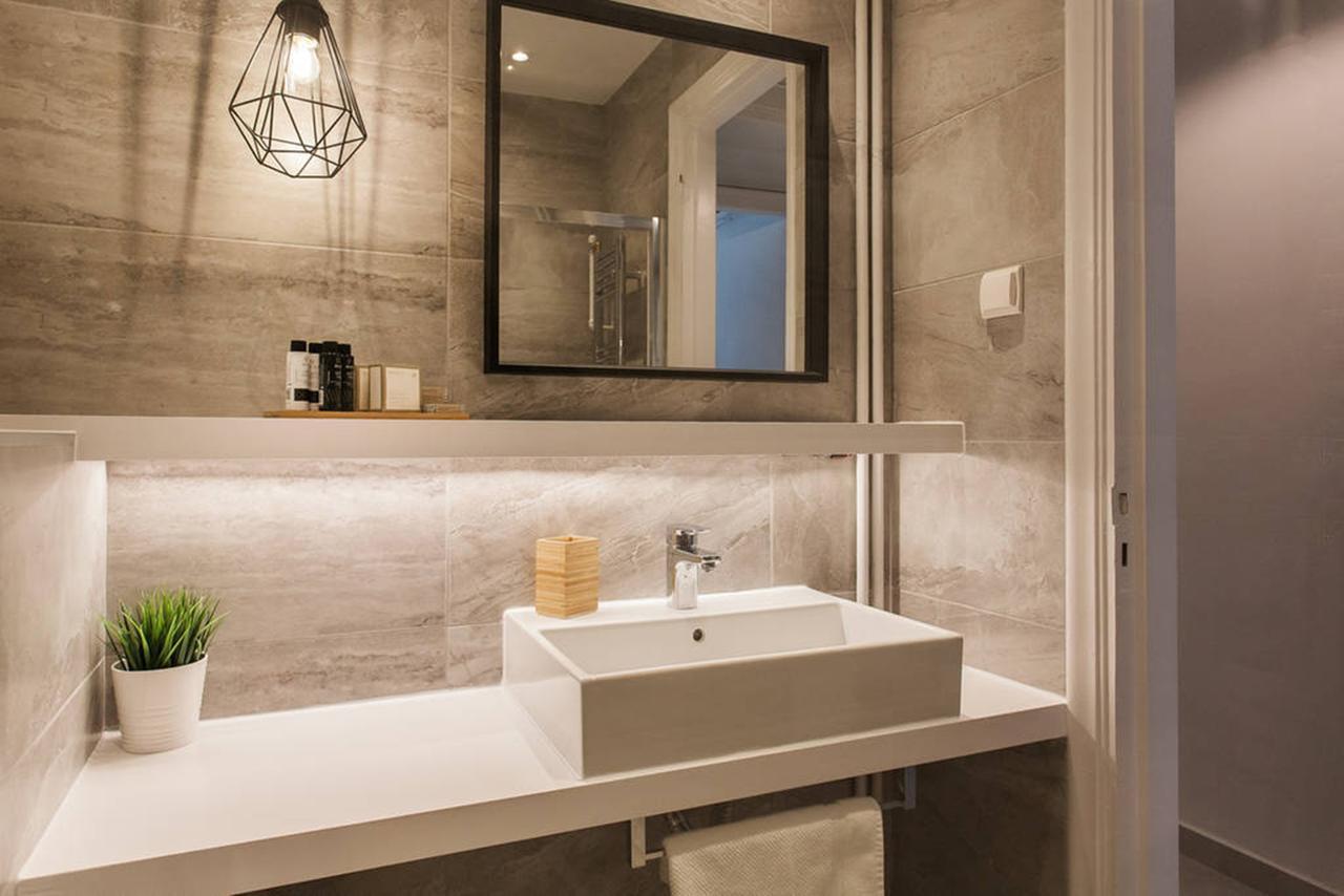 Chic And Cosy Flat In Plaka By Upstreet Apartment เอเธนส์ ภายนอก รูปภาพ